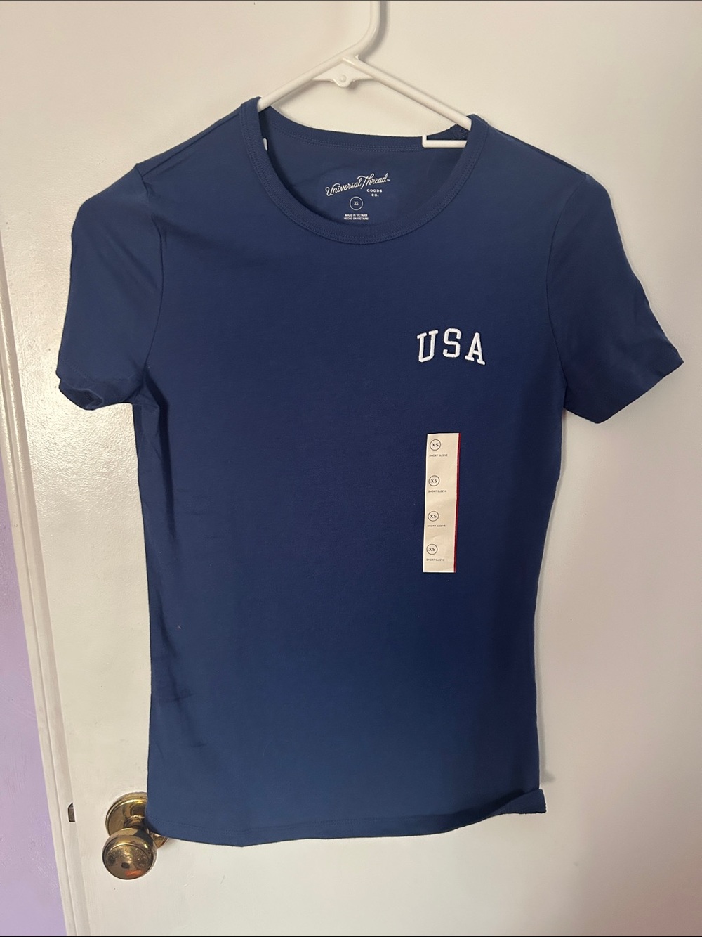 Universal Thread Navy 'USA' Crewneck Tee size XS